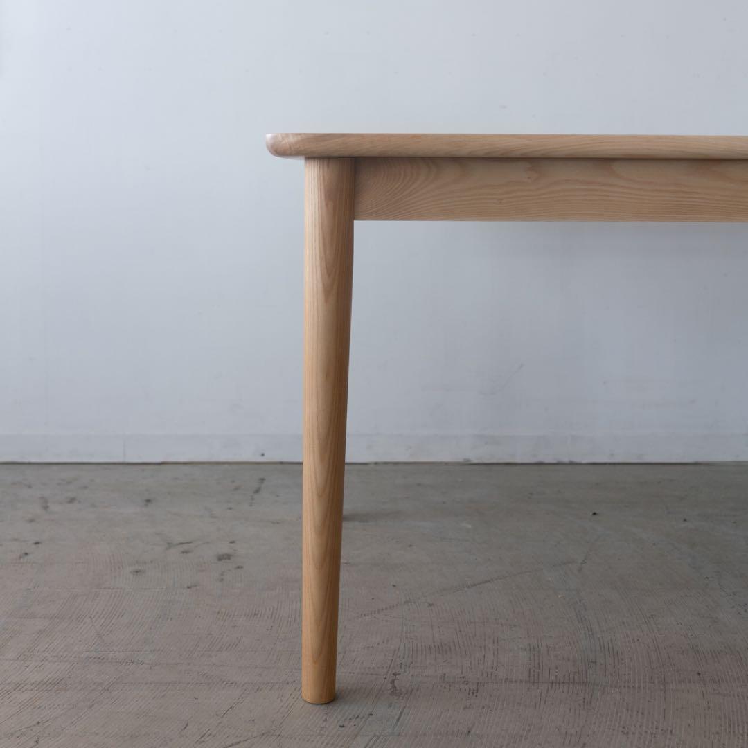 ナチュラル木製長方形ダイニングテーブル