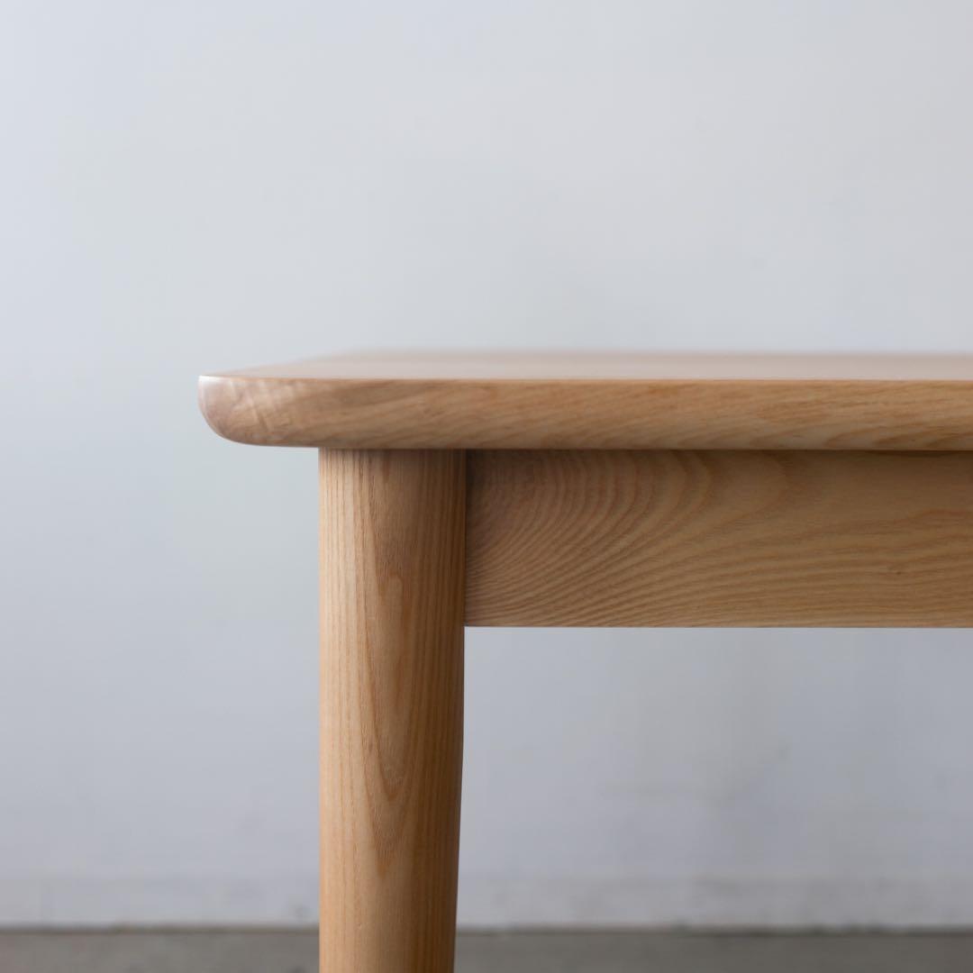 ナチュラル木製長方形ダイニングテーブル