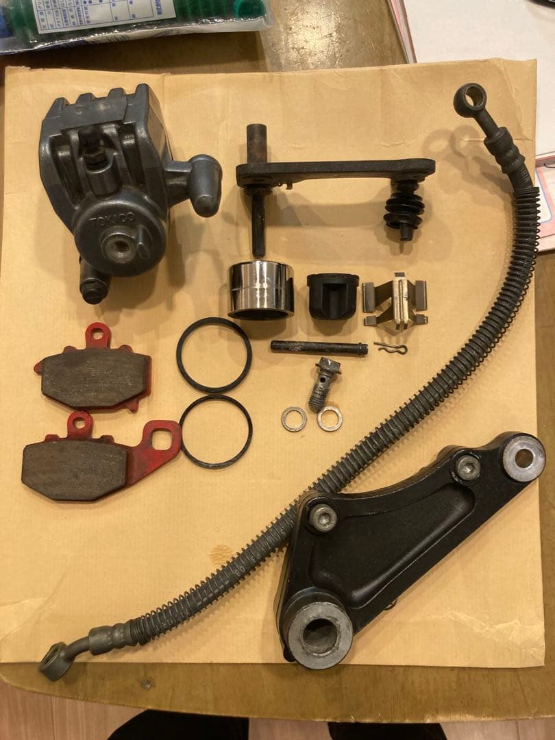 【分解洗浄済】ゼファーχ ゼファー400 ブレーキ リアキャリパー OH済