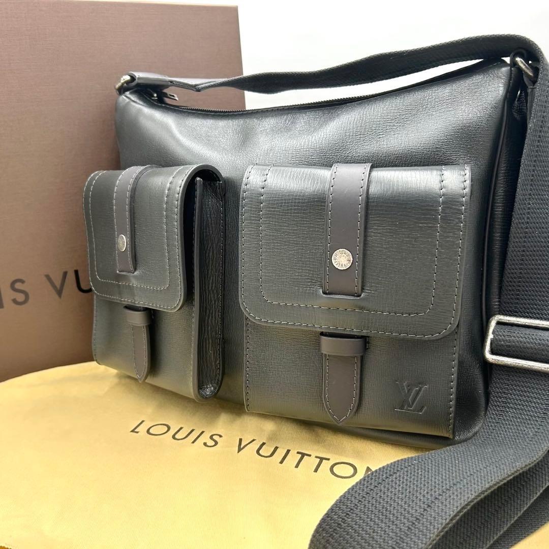 【極美品】ルイヴィトン　ユタ　ウィチタ　メッセンジャーバッグ　レザー　正規品