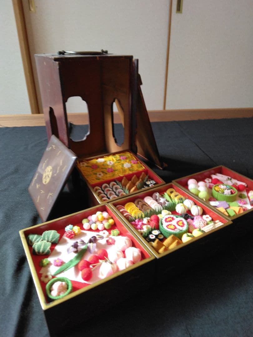 ミニチュア重箱縮緬細工食品