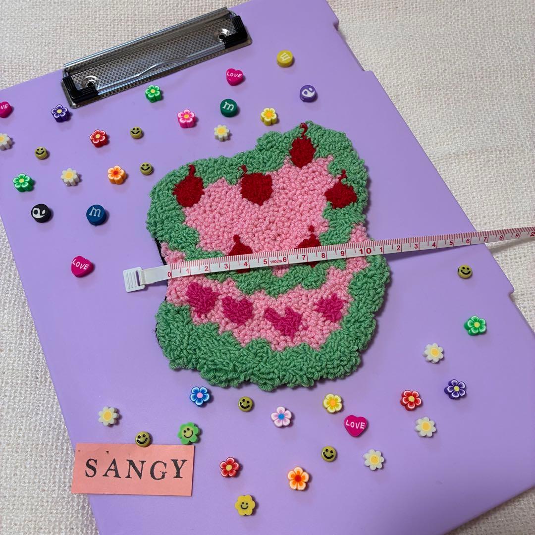 【ハンドメイド】❤︎CAKE❤︎ パンチニードル　ミニラグ　マット　小物置き