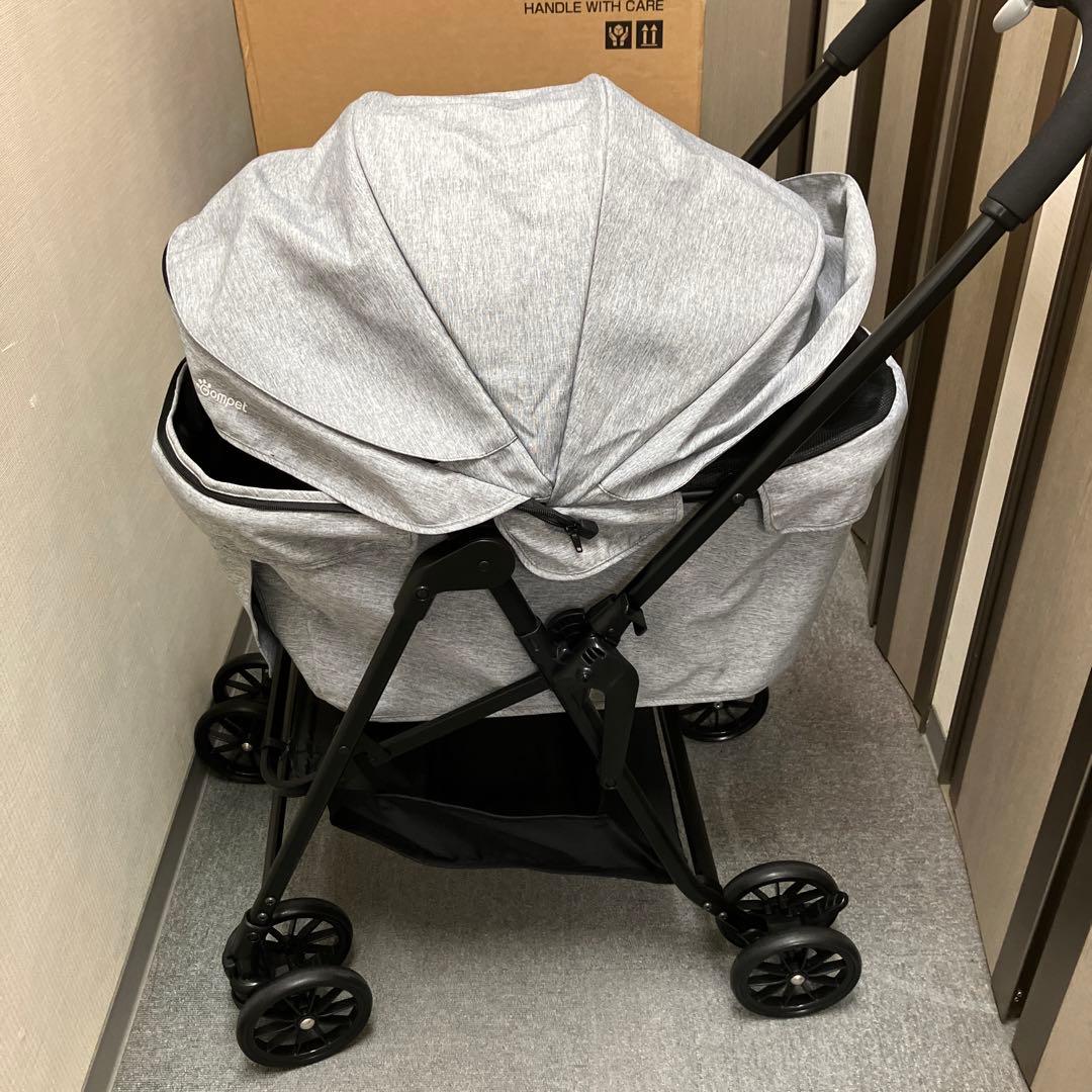 コンビ　コムペット　ミリクランライト　ペット用カート　小型犬、中型犬