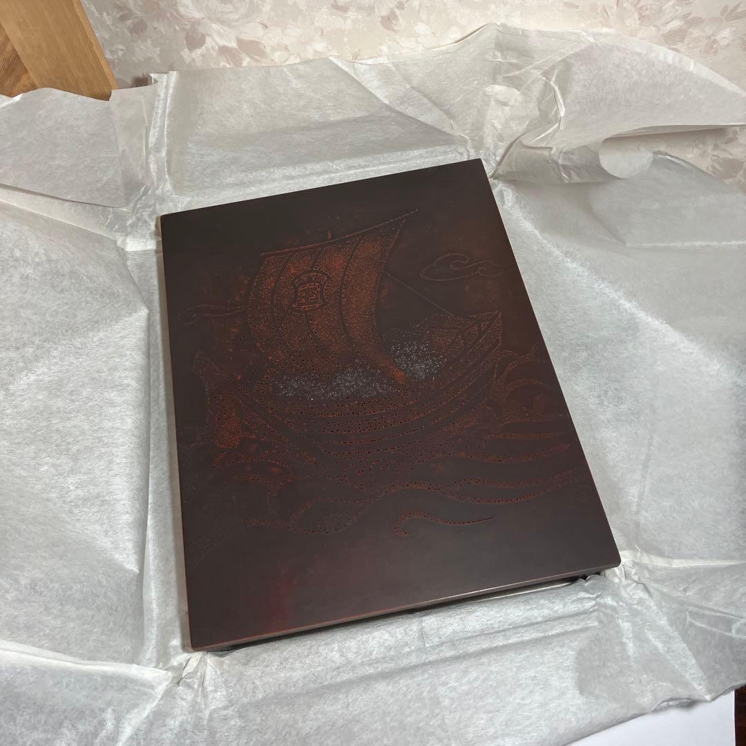 漆芸家「番浦省吾（ばんうらしょうご）」作「宝船」　彩漆筥（いろうるしばこ）