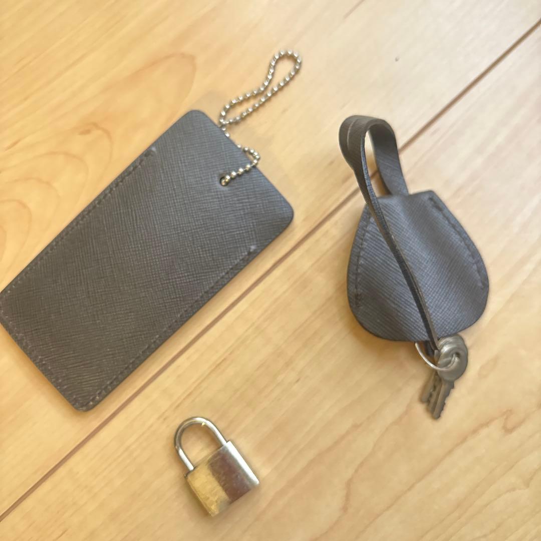 PRADA ブラック ボストンバッグ