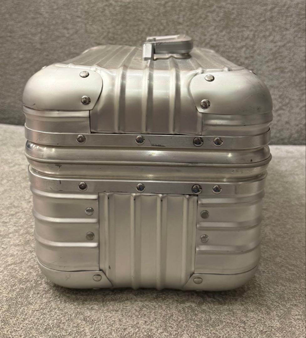リモワ ビューティケース メイクボックス