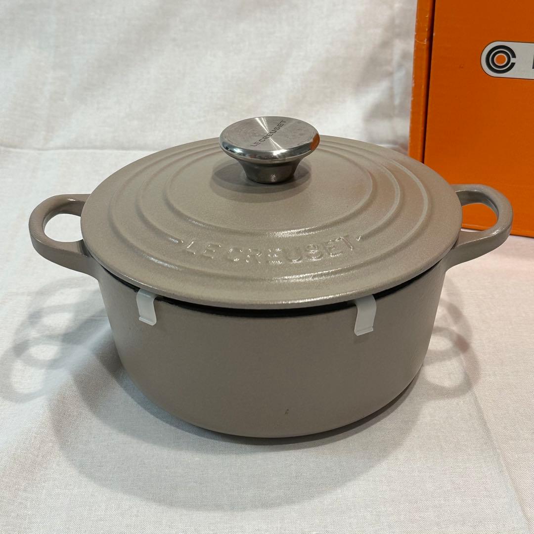 Le Creuset（ル・クルーゼ） ココット 18cm SISAL グレージュ
