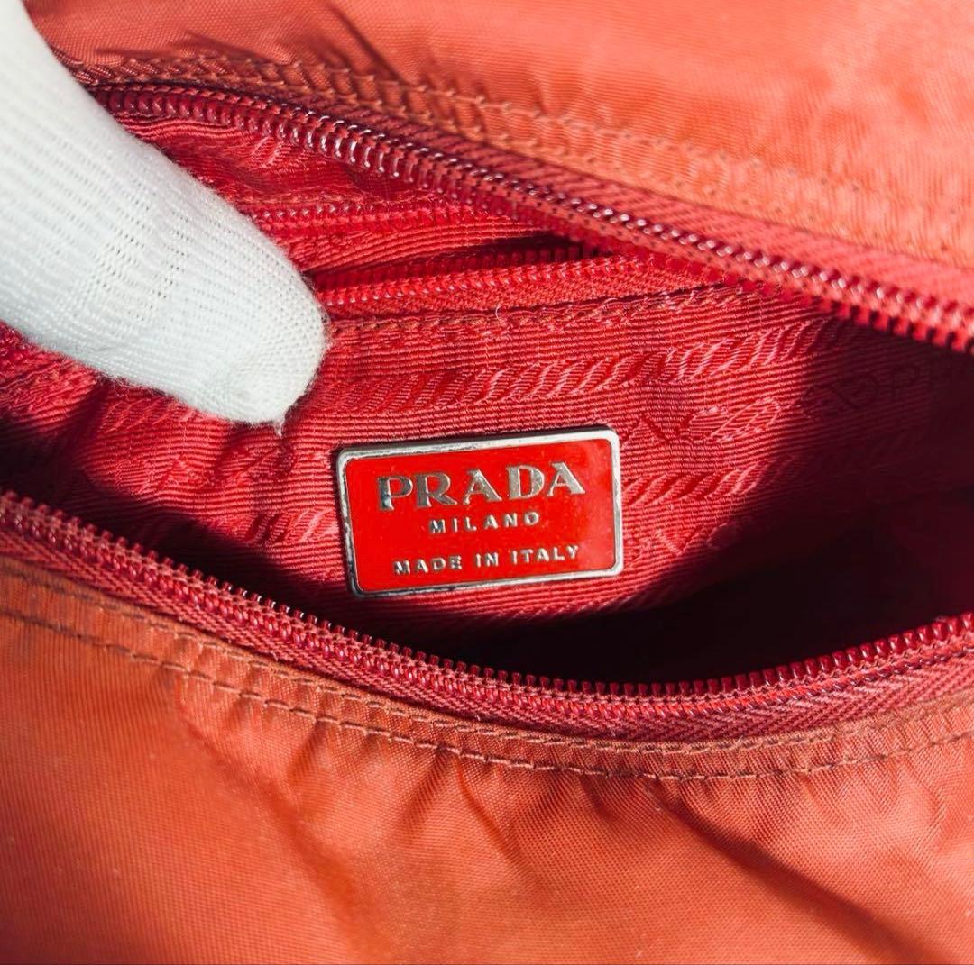 良品　PRADA　プラダ　ショルダーバッグ　ワンショルダーバッグ　赤　男女兼用