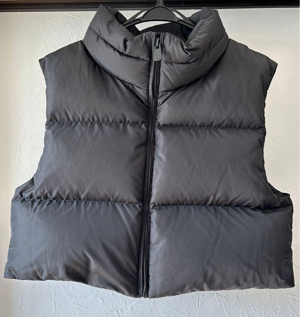 Bacon ブラック　クロップドダウンベスト