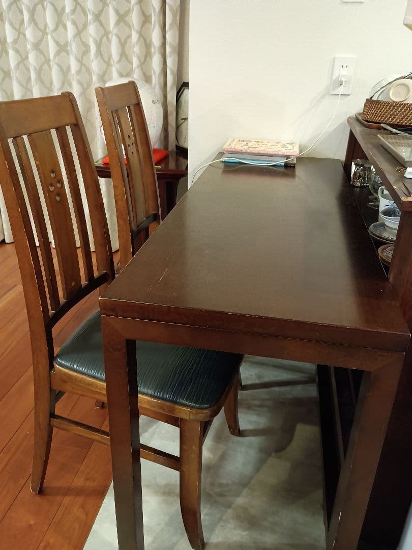 奥行き浅め！ブラウン木製仕事机デスク