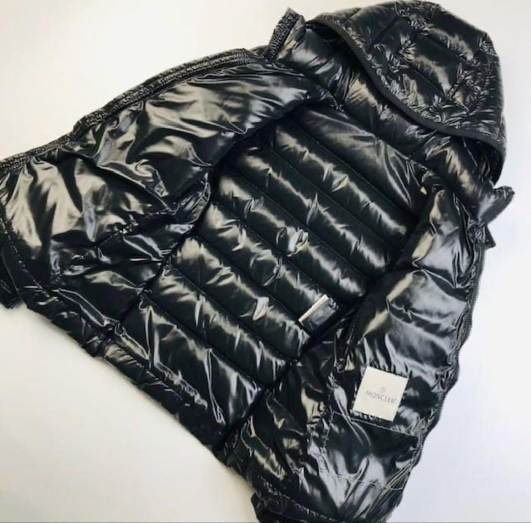 モンクレール・BADY ワッペンフード付 ダウンジャケット （00）