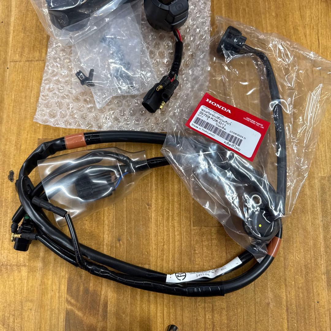 HONDA モンキー125 クロック&ギアポジションメーター、アタッチメント付き