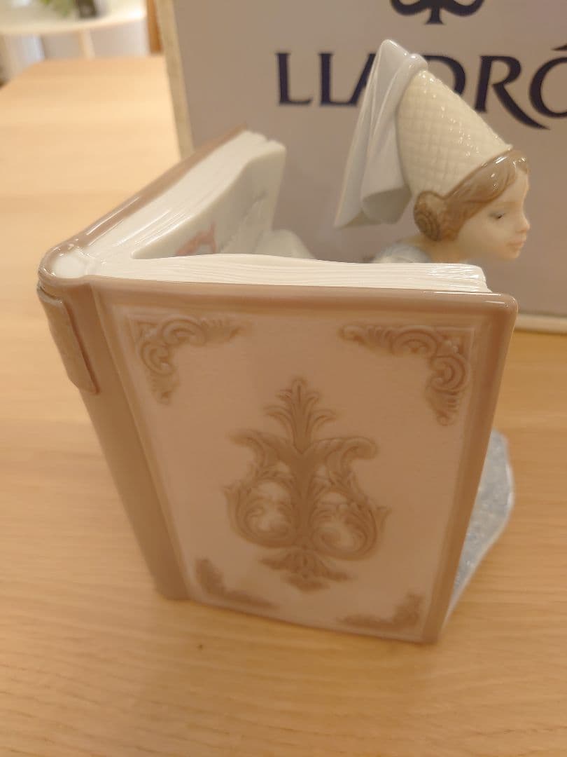 【極美品 無欠損 希少】LLADRO リヤドロ No.6797「絵本の王女」