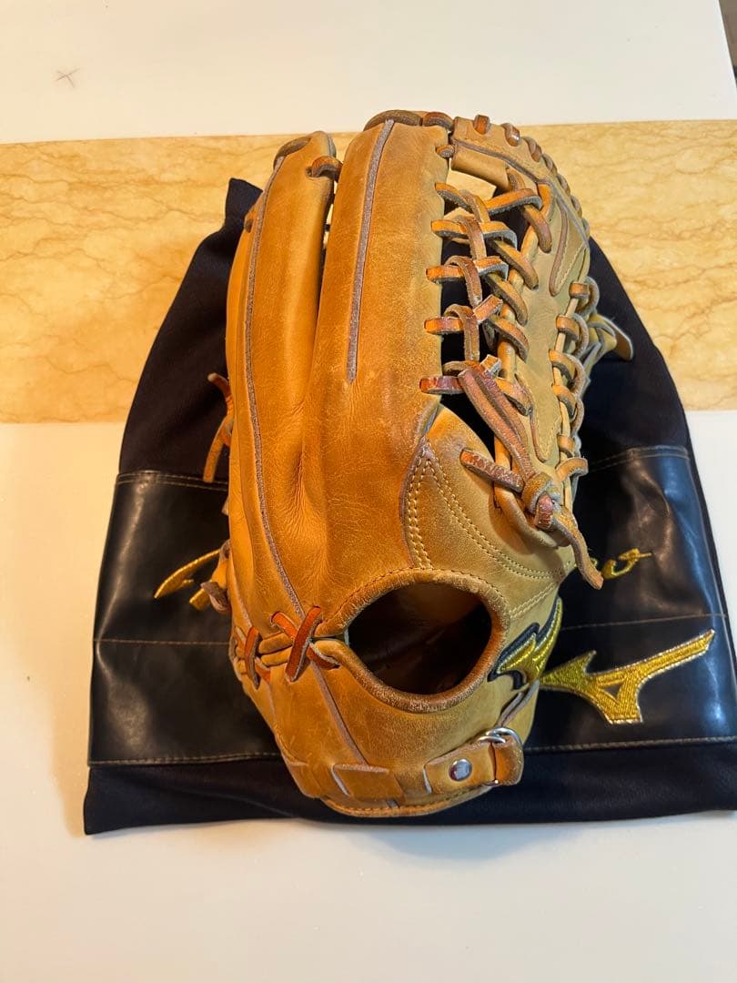 ミズノプロ外野手用硬式グローブ 収納袋付き