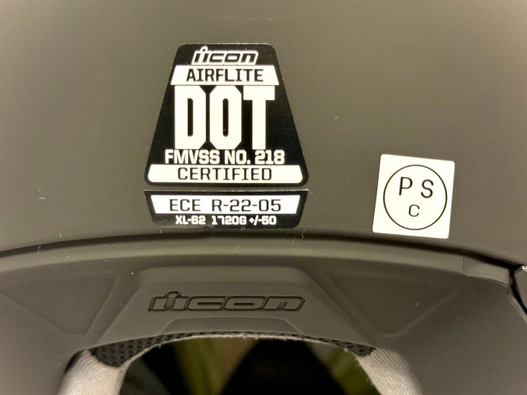 ICON（アイコン）AIRFLITE ステルス ヘルメット 定価82,850円