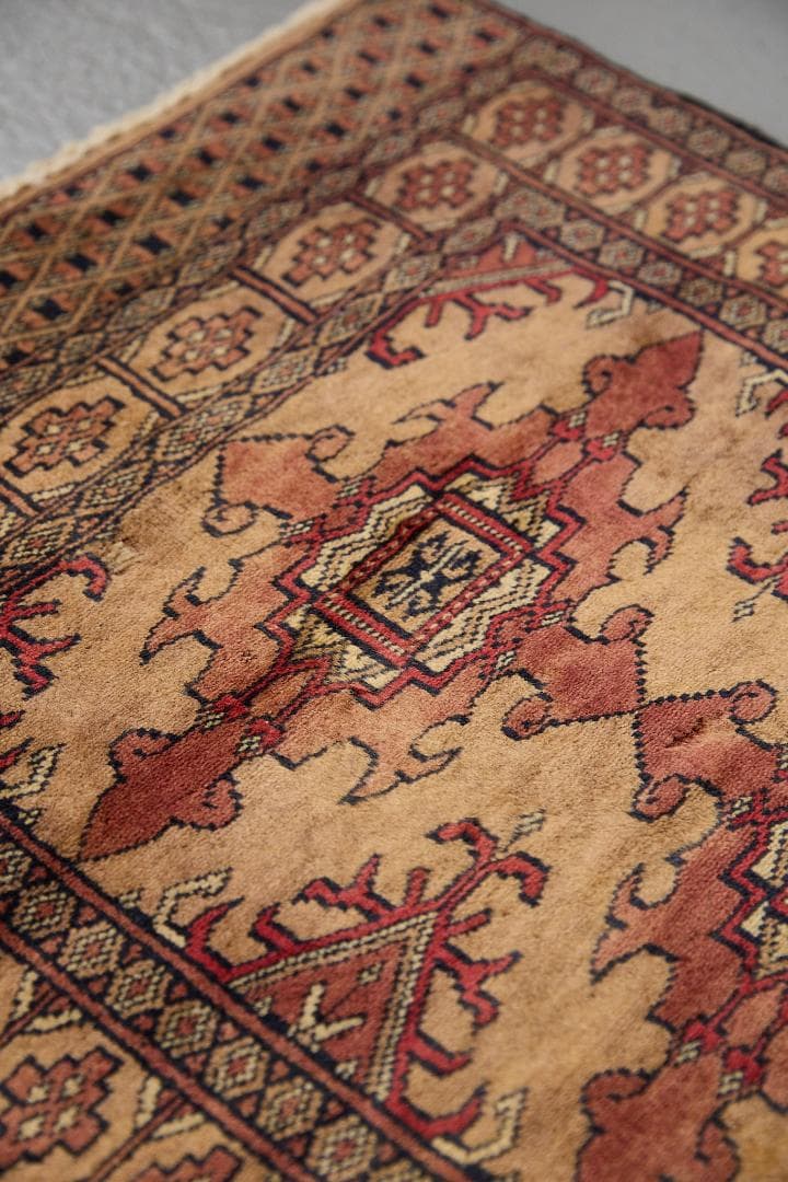 ヴィンテージラグ　トライバルラグ　ラホール産（89×59cm）茶　ベージュ　赤
