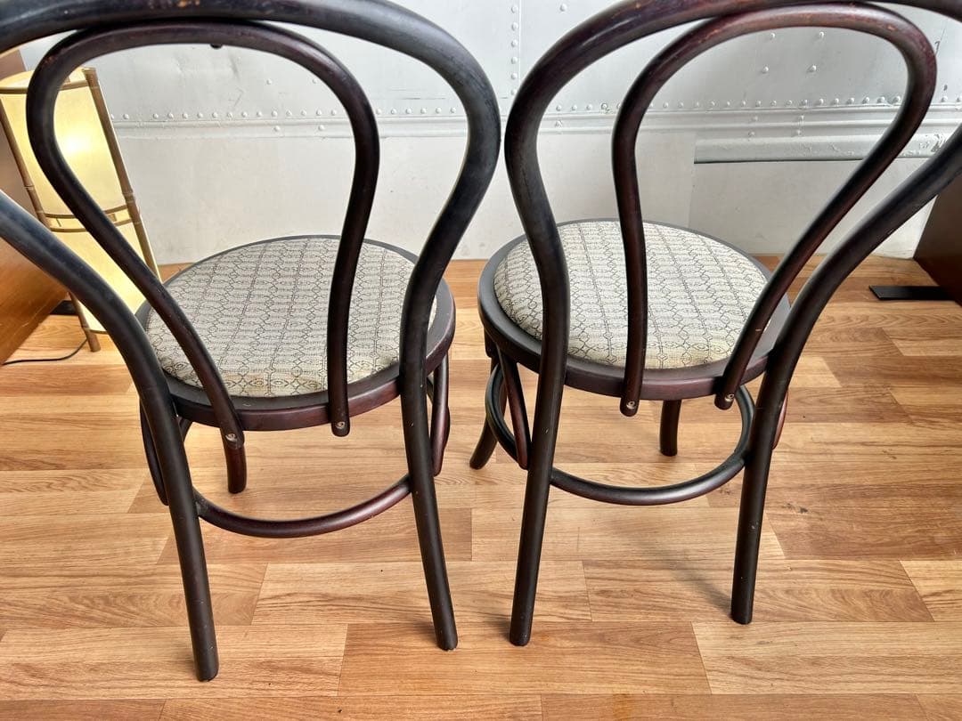 684 ウィンザーチェア 2脚　秋田木工風　ダイニングチェア　ナチュラル　a