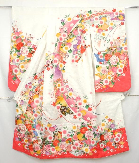 七五三やお祝い着 四つ身 ７歳 女の子 振袖 着物 白色系4507【中古】