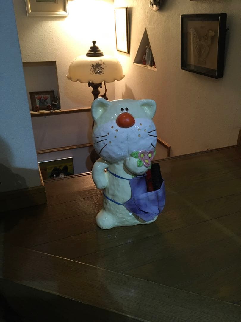 猫　陶器製　置物　インテリア　Kotobuki