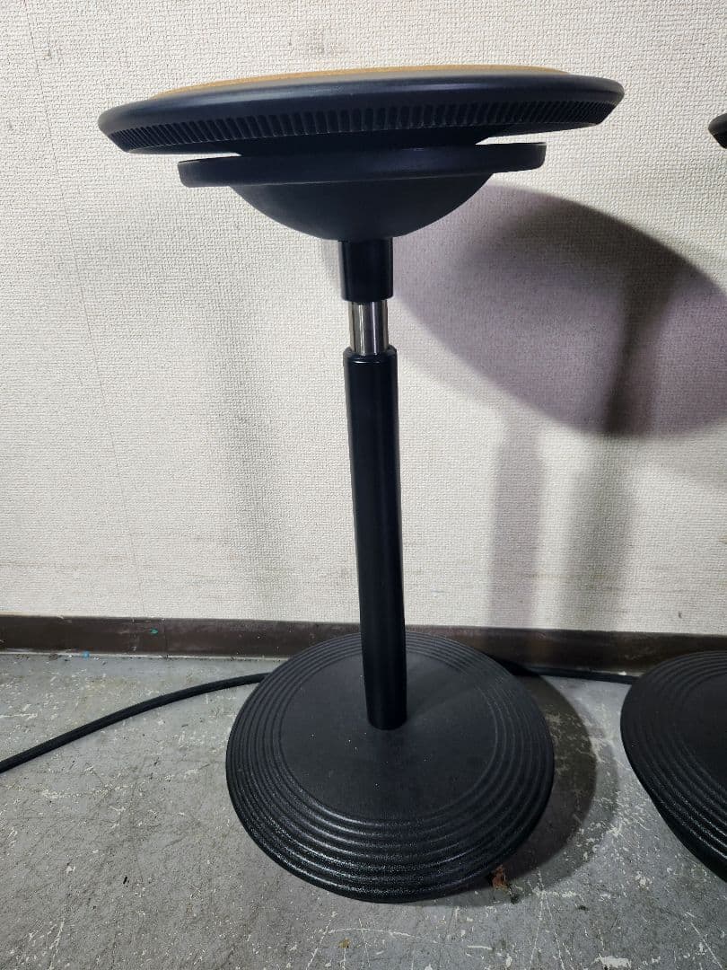 (スティッツ)ハーフシーティングチェア/ブラックフレーム/コルク 2脚セット②