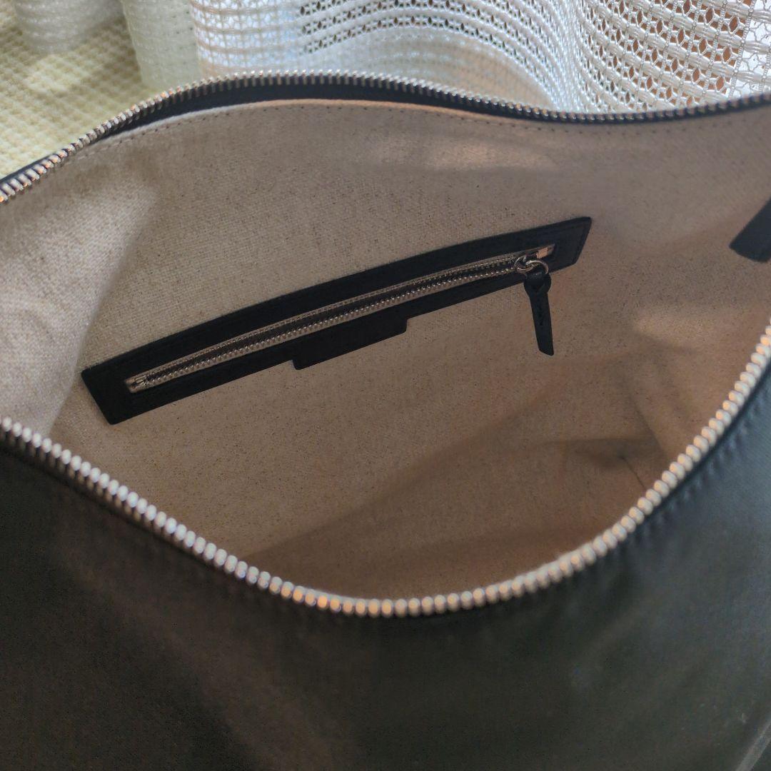 TOUT Y EST　カノ トワルバッグ　ブラック