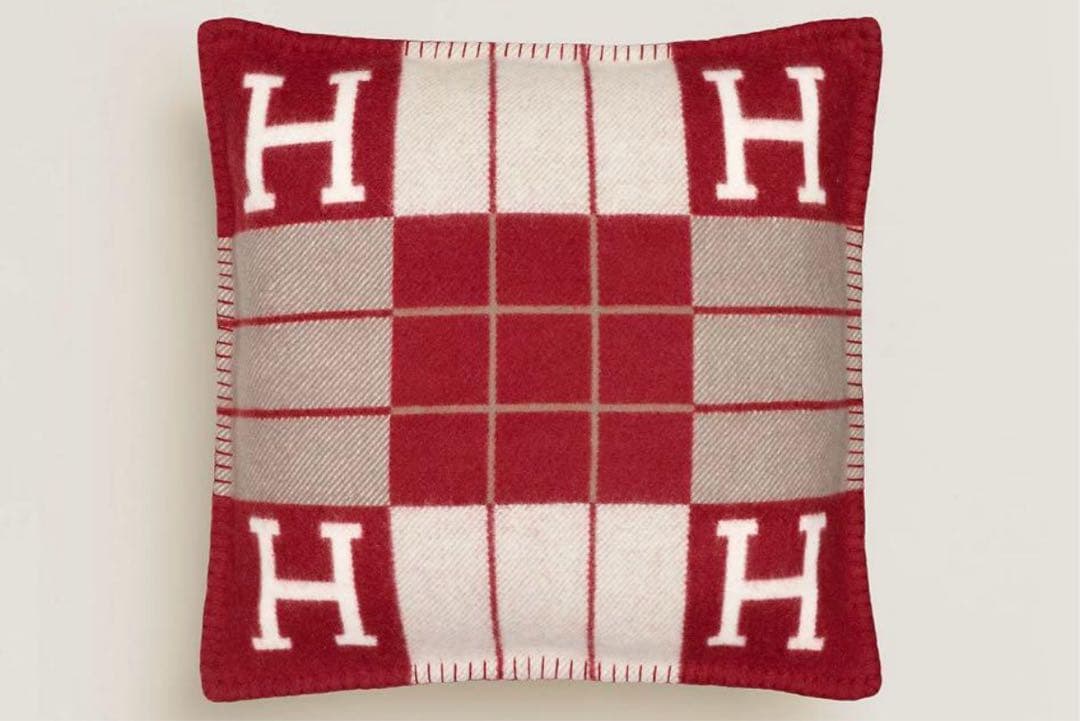 【新品未使用】HERMESクッション アヴァロンIII PM