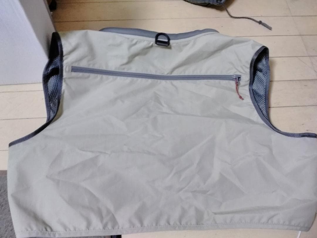 SIMMS フィッシングベスト ベージュ