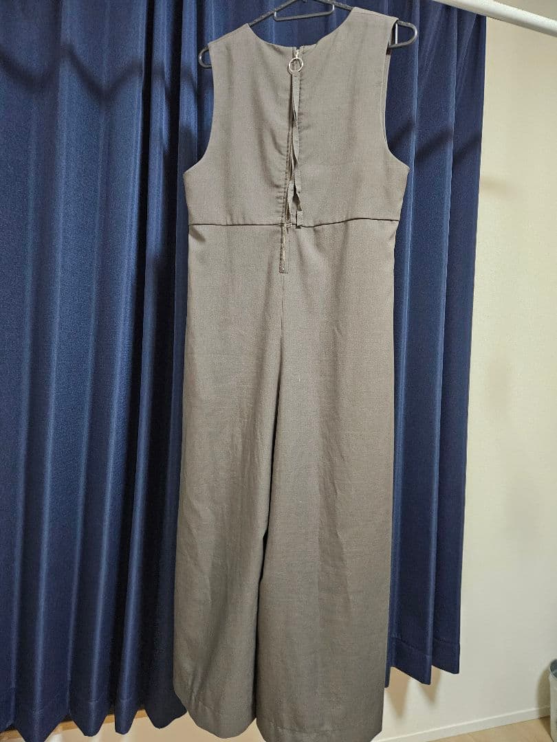 147 イチヨンナナ　深Vネックオールインワン