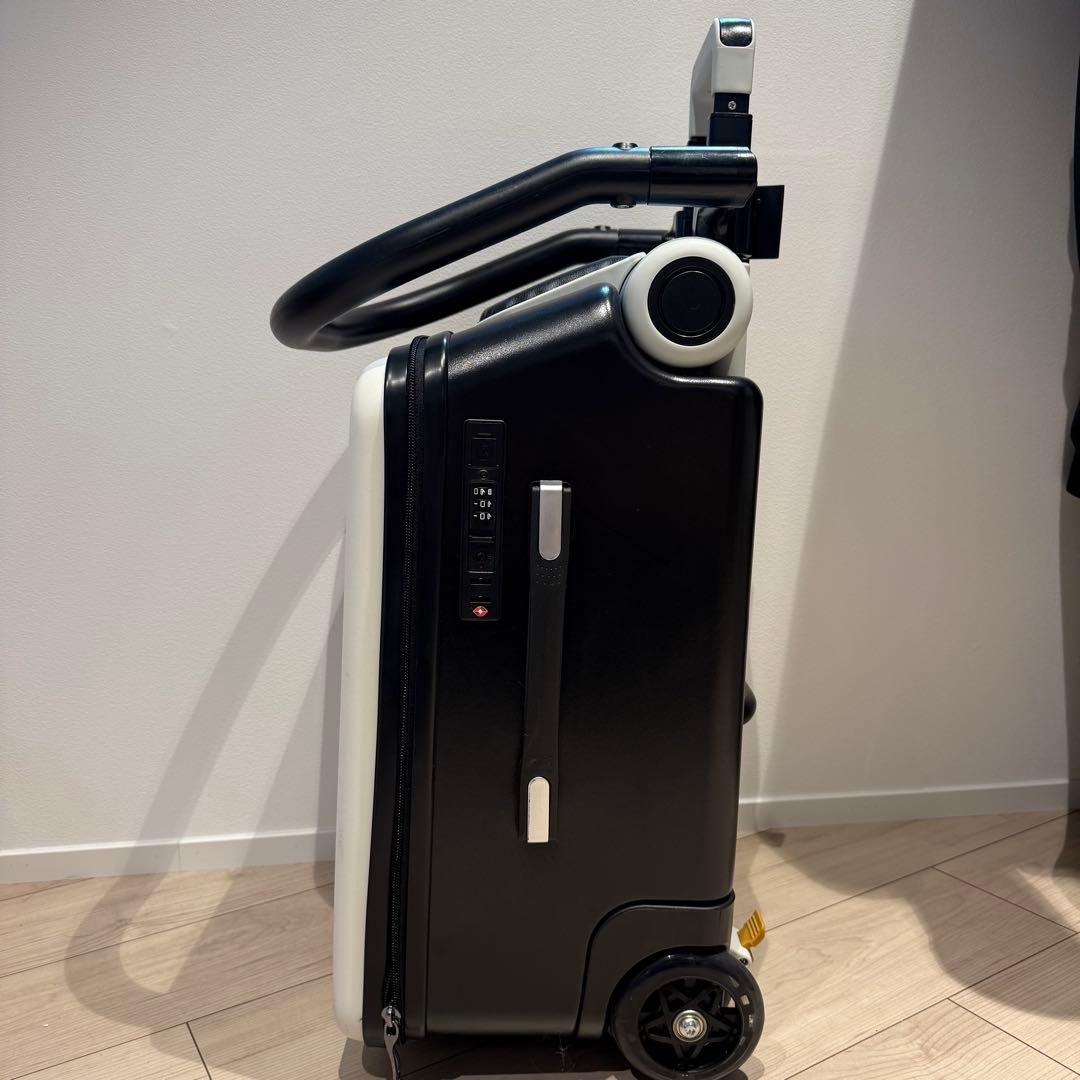 子供用スーツケース　キッズキャリーケース　乗れるスーツケース 座れる