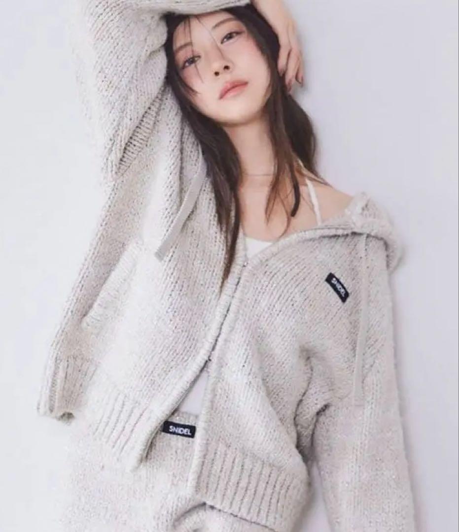 【新品未使用】スナイデル/ロービングニットフーディー/IVR(アイボリー)