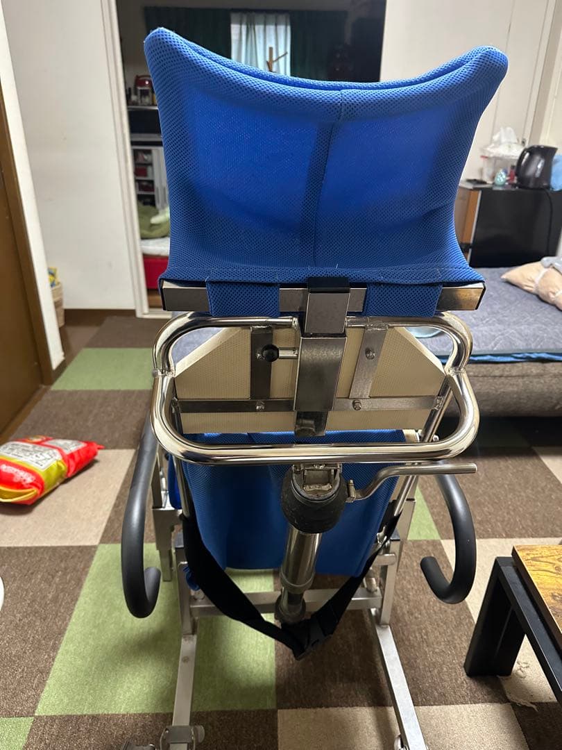 入浴用車椅子・シャワーキャリー 青