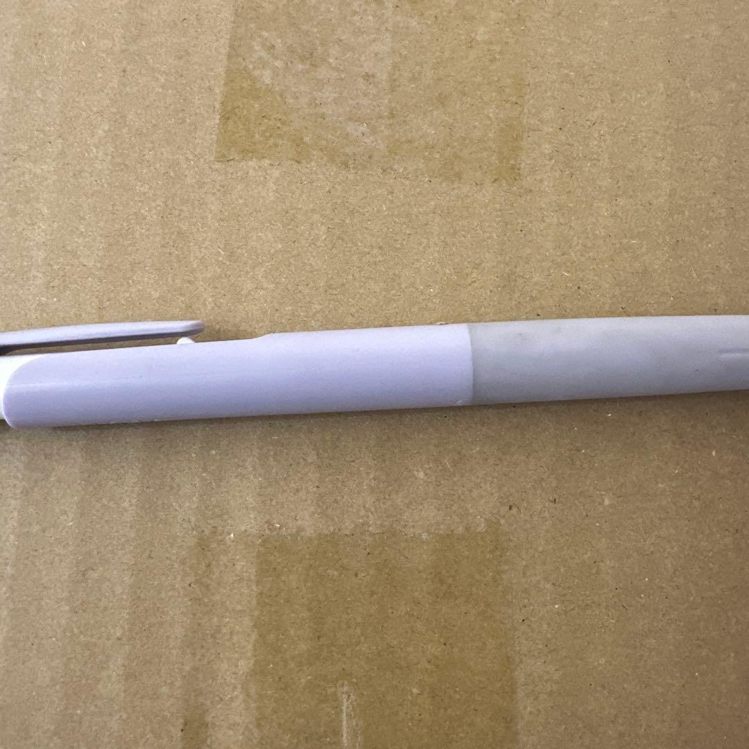 白色ボールペン本体