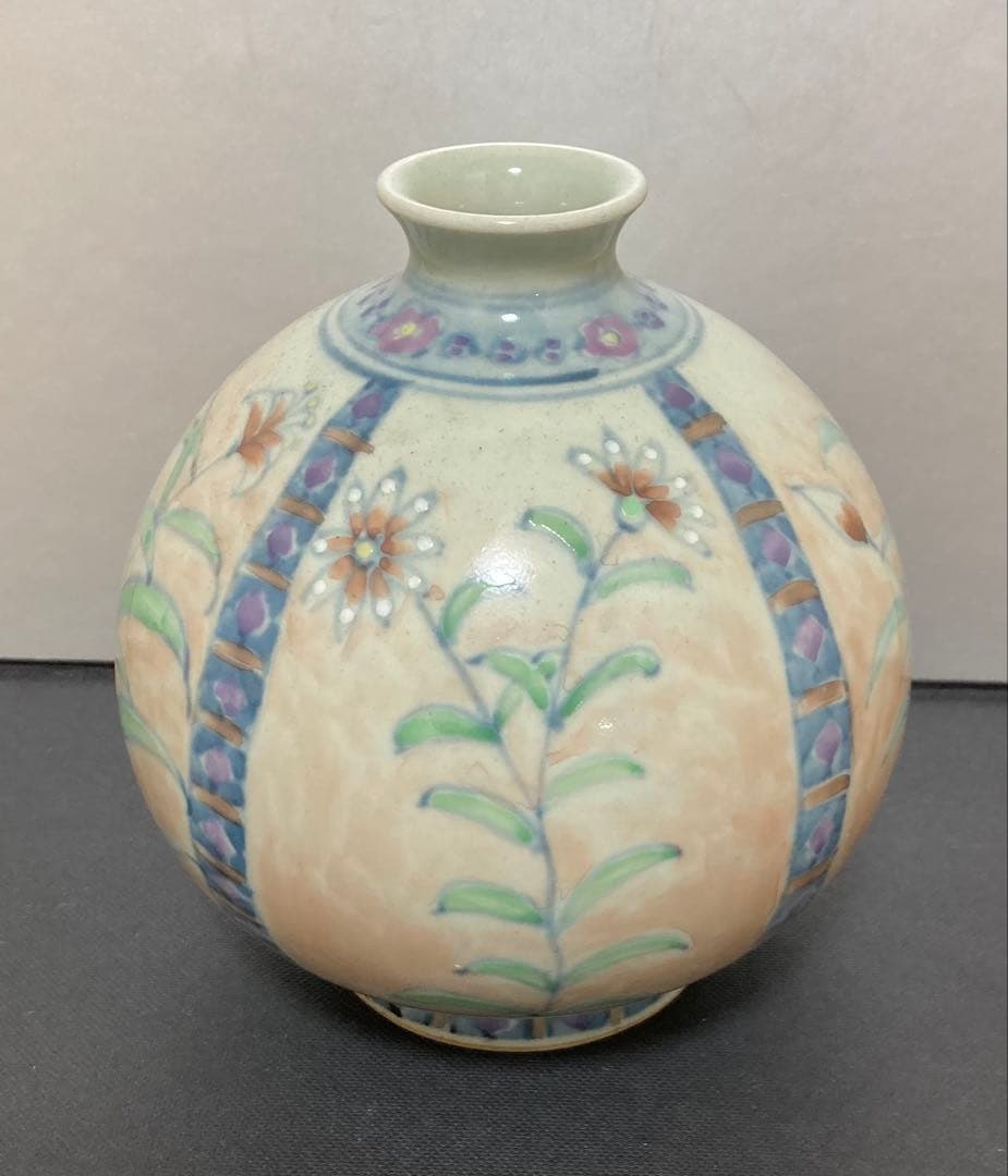 佐藤走波（五代）染錦草花文　花瓶　花入れ