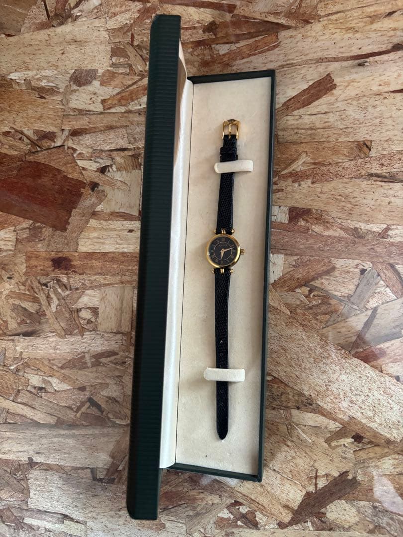 GUCCI ヴィンテージ腕時計 ブラックレザー　レディース