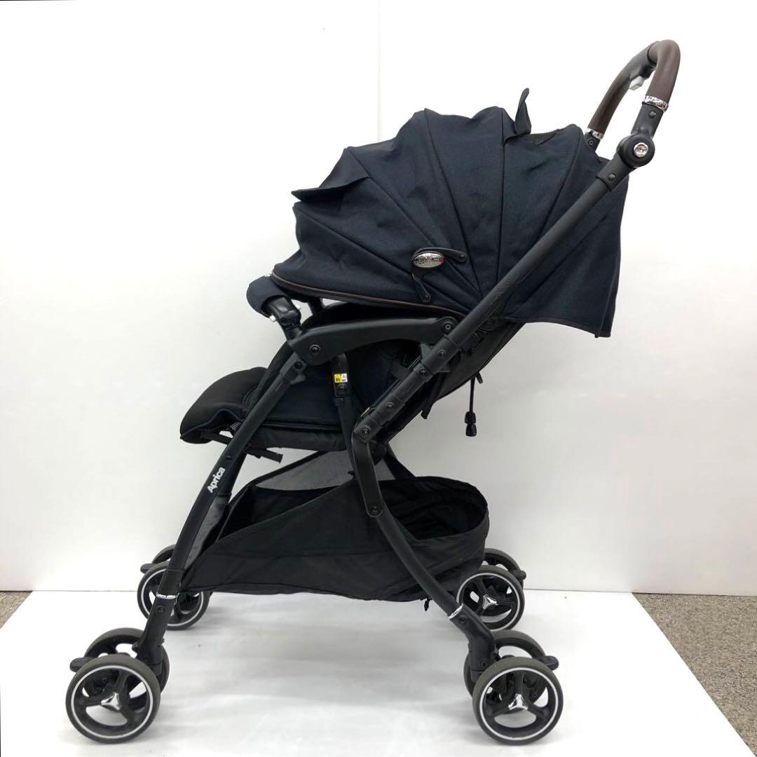 アップリカ　ベビーカー　　ラクーナクッション　フリープラス　A型　ネイビー