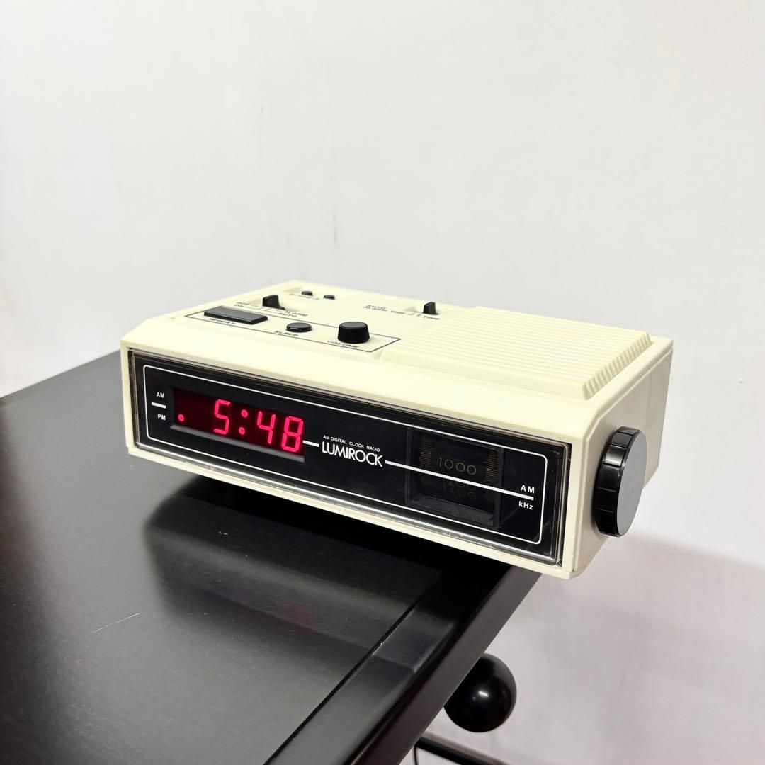 デジタル時計 ルミロック AMラジオ アラーム 目覚 レトロ スペースエイジ