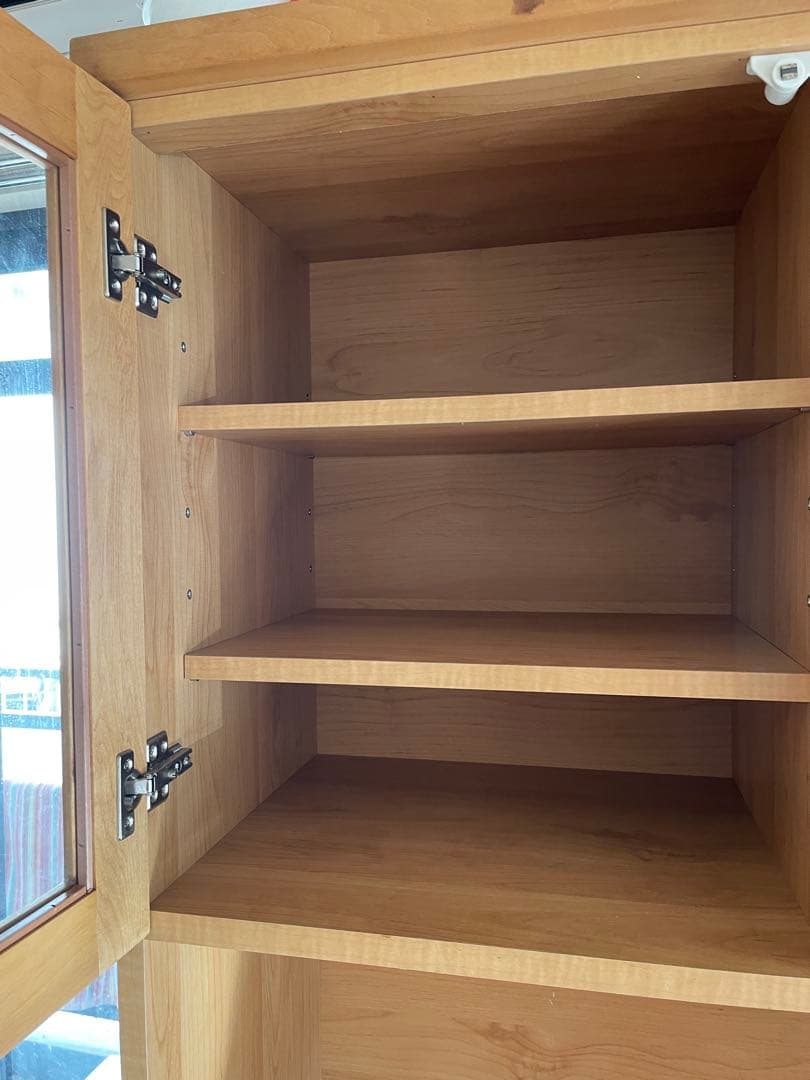 木製キッチン収納キャビネット　カントリー調