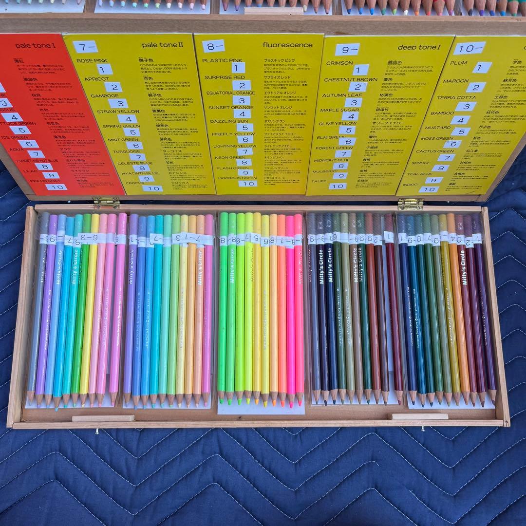100色　色鉛筆