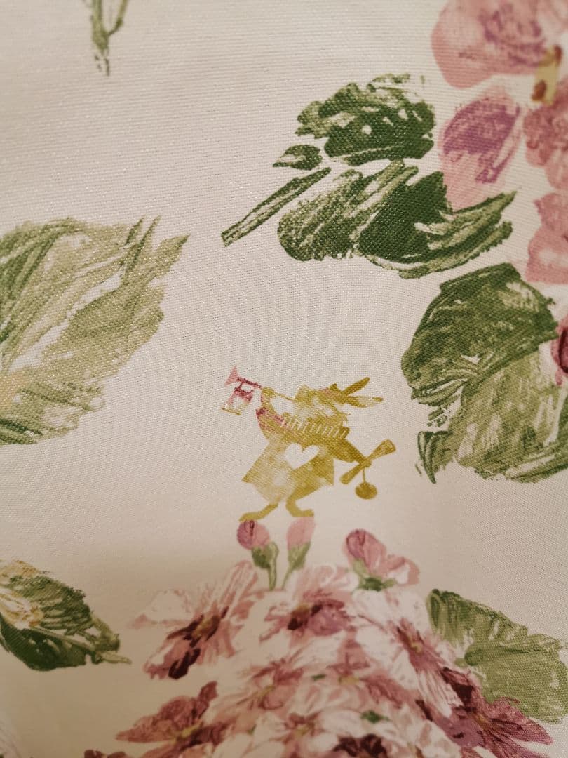 【ディズニー】厚地遮光カーテン・アジサイ「ふしぎの国のアリス」