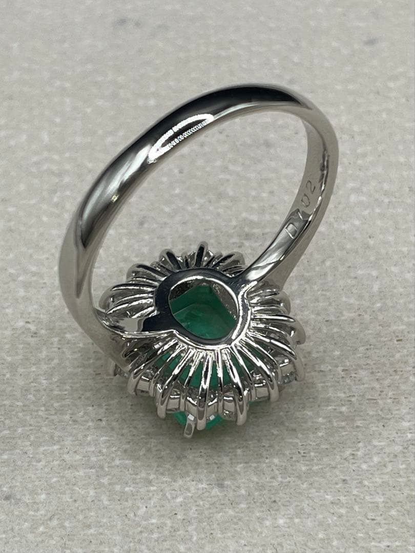 専用JA72★高級 コロンビア産大粒エメラルド3.21ct D リング鑑付