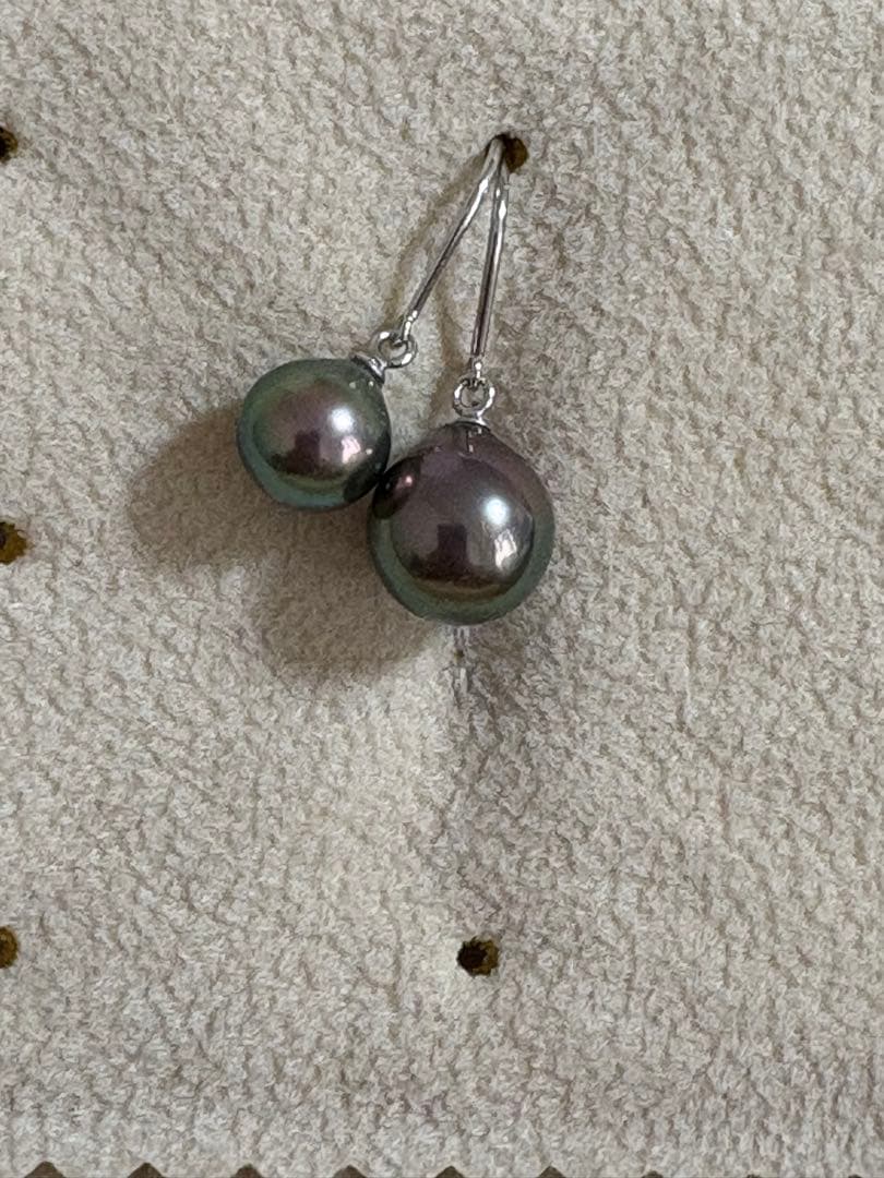 黒蝶真珠 孔雀色ドロップパール K14WG フックピアス