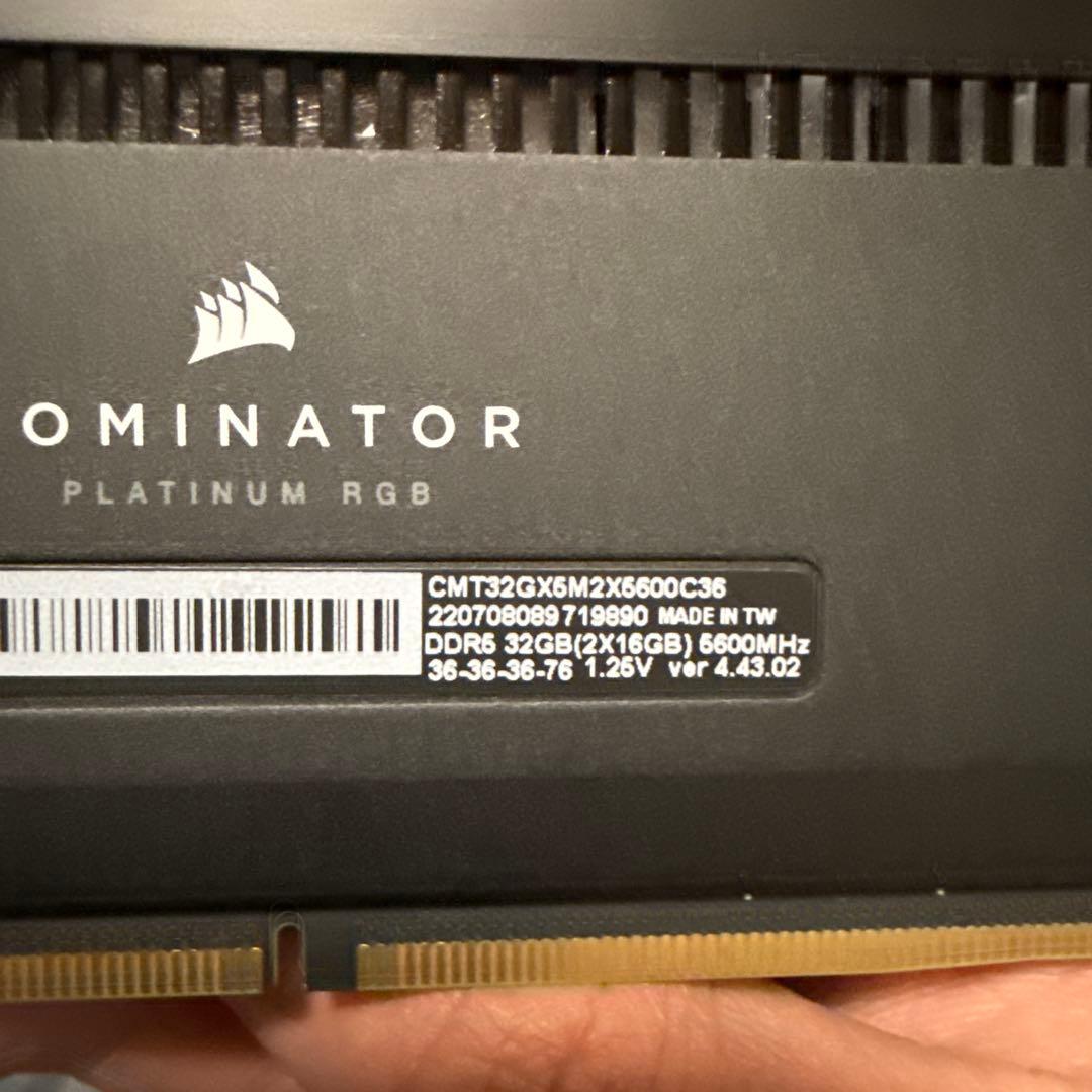 f*2様 DDR5　dominator platinum rgb 16gb 56