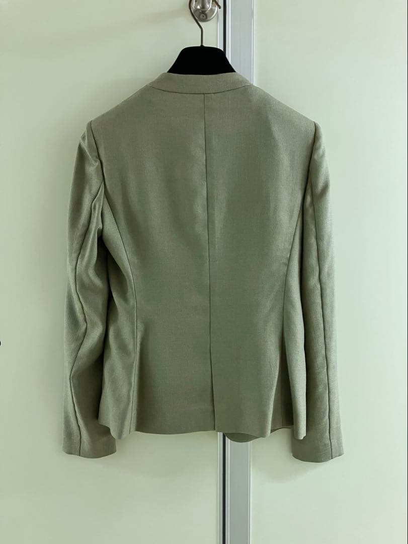 〓BEIGE,〓 khaki ノーカラー ボタンレス セットアップ スーツ