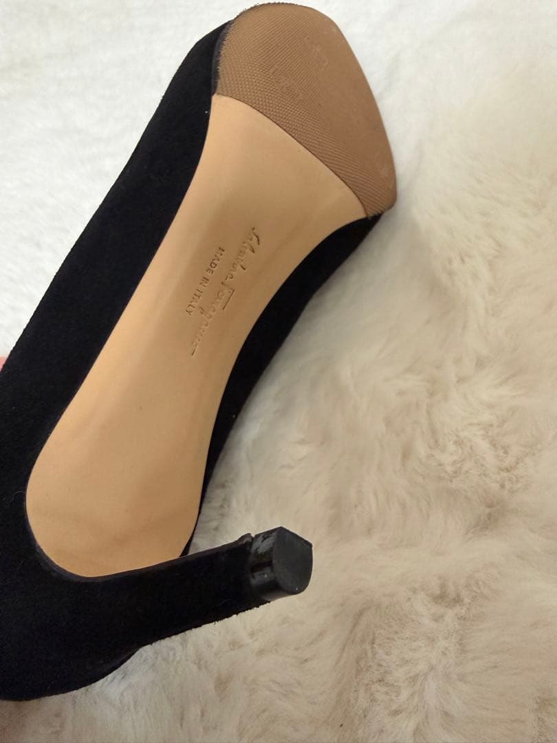 【美品】黒パンプス　スウェード　サルヴァトーレフェラガモ