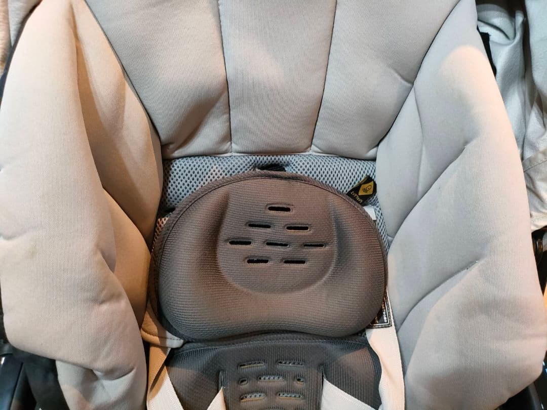 コンビホワイトレーベル クロスゴー ベビーカー　エッグショック　ガーデニアグレー