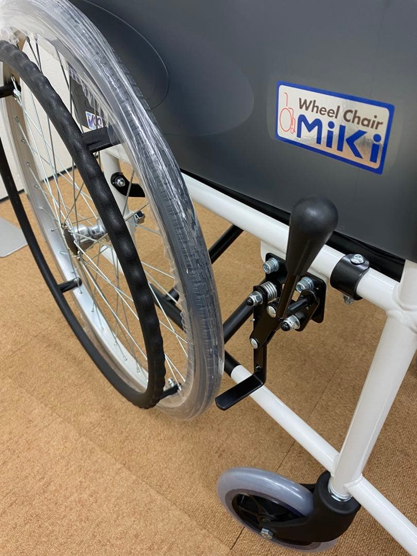 【新品・未使用】MIKI 自走用車椅子 VS-1　介護用車椅子　ハイポリマタイヤ