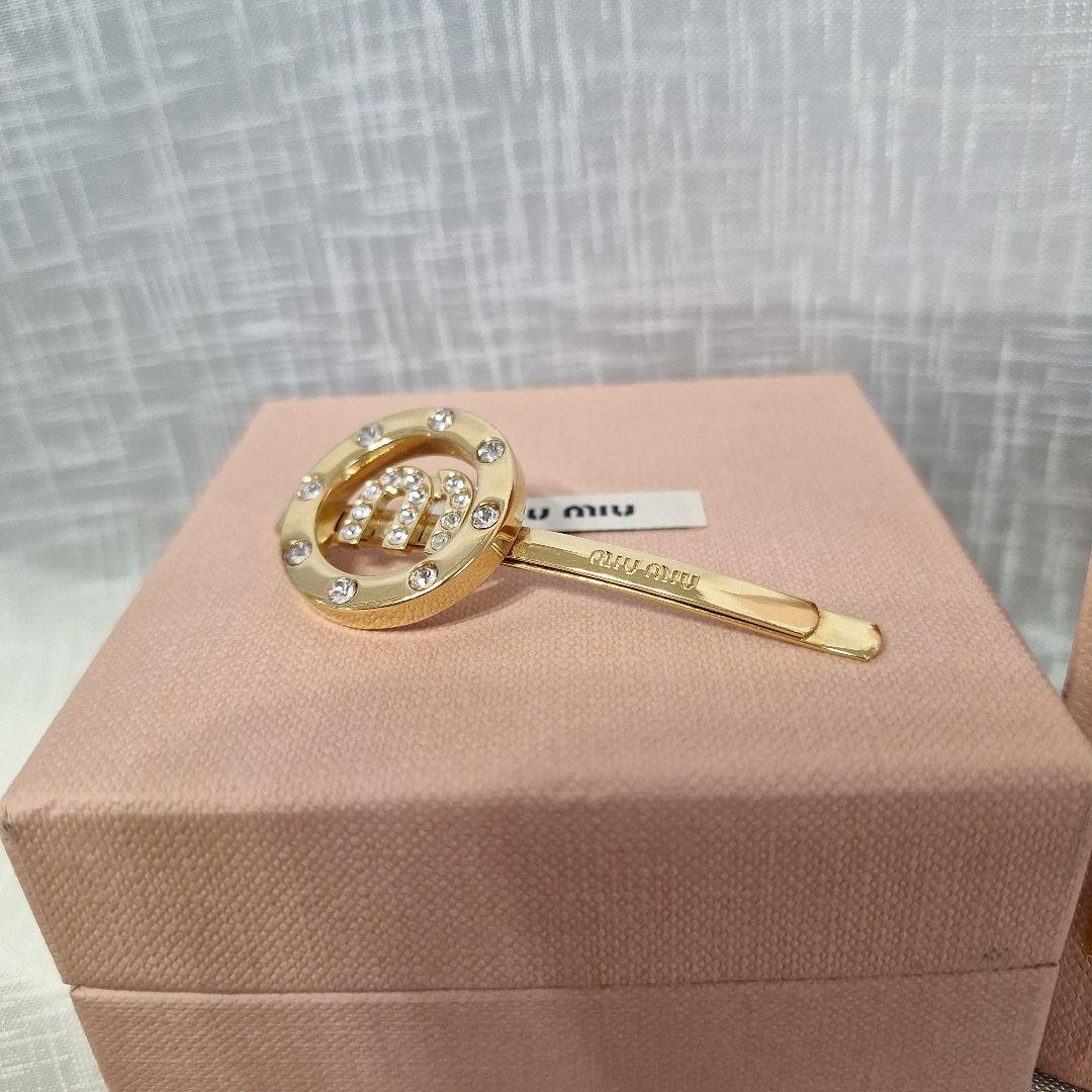 最終値下げMiu Miu ヘアピン 金色 クリスタル付き