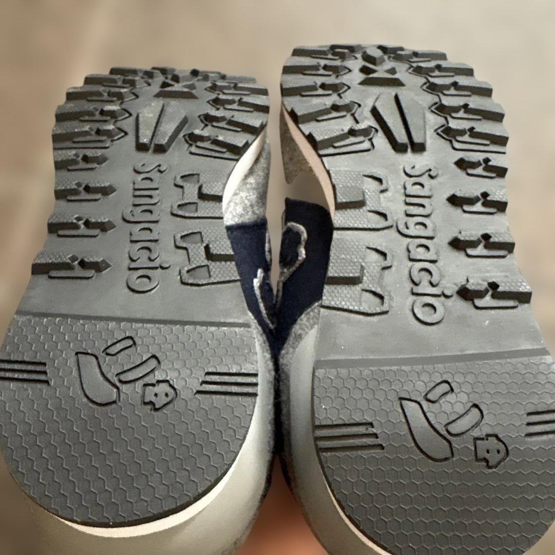 24㌢　スニーカー　新品