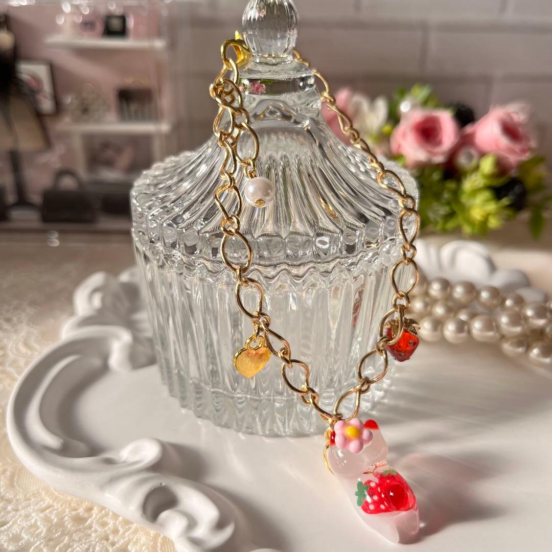 ฅ❤️ 猫　ねこ　レジン　チャーム　いちご　バックチャーム　ハンドメイド