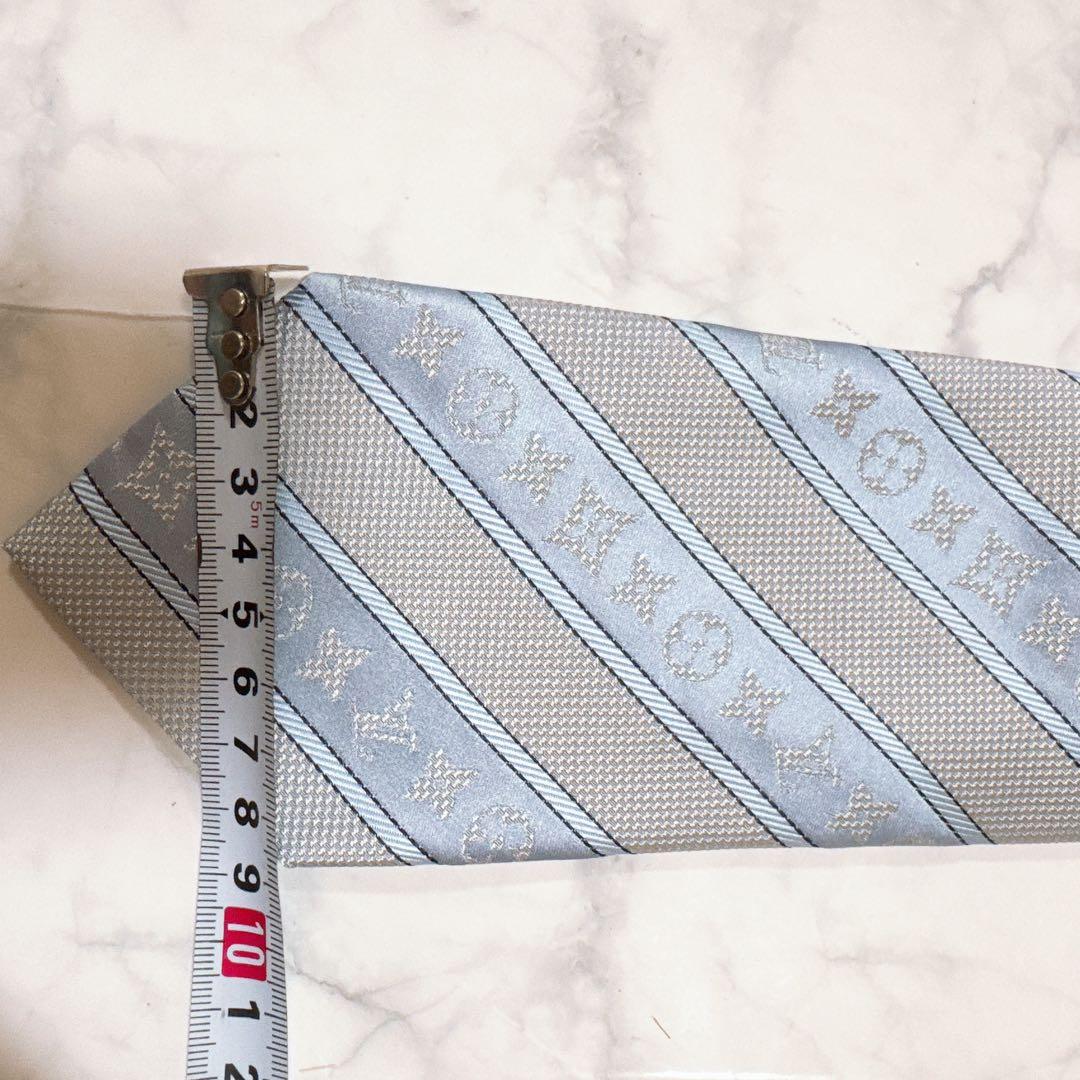 LOUIS VUITTON ライトブルー ネクタイ　モノグラム　レジメンタル
